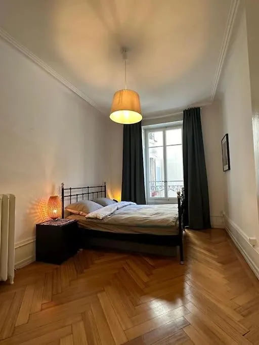Central Two-Bedroom Apartment Geneva